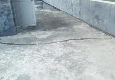 阆中楼顶漏水维修公司分享下如何解决卫生间隐蔽部位漏水的问题?